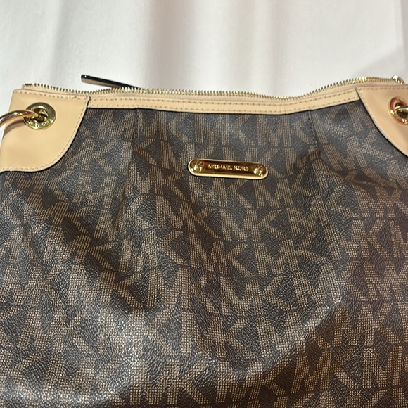 Michael Kors Tan and Brown Shoulder Bag with Gold Hardware LG - Picture 16 of 16